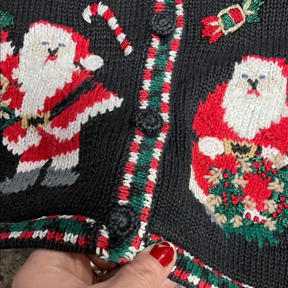 Vintage 90s Festive embroidered Santa Knit Vest- adorable - Picture 6 of 11